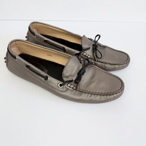 Tod's‎ Women's Metallic Bronze Leather Driving Loafer Moccasins Size 39.5 US 9.5